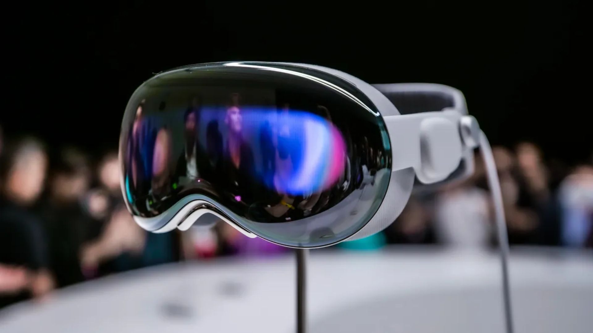 apple-vision-pro-front-view.jpg
